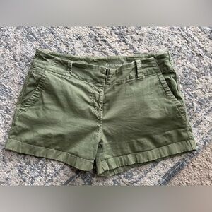 Olive Green Women's Shorts - Vineyard Vines - size 4